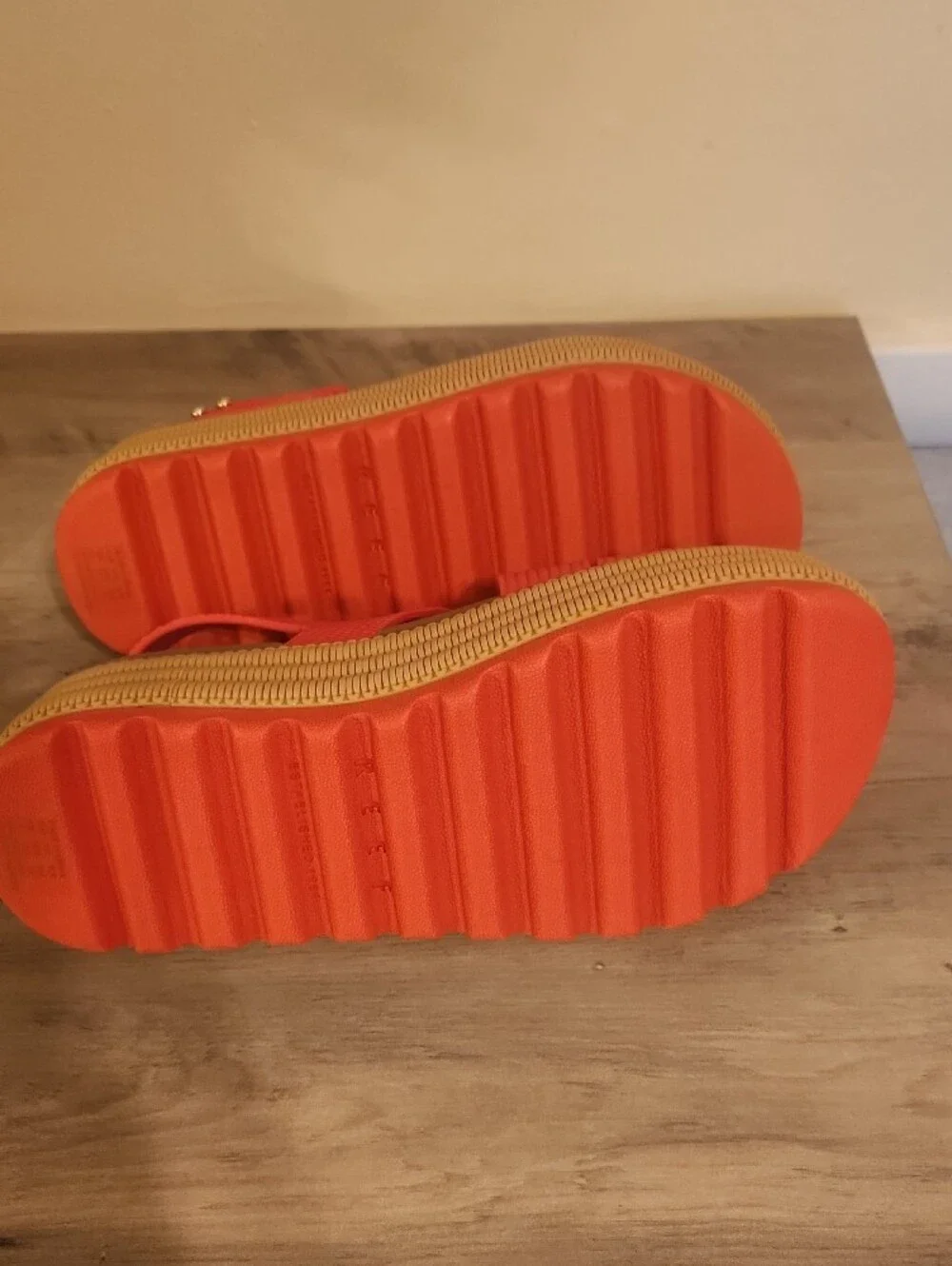 Reef Red Platform Slingback Sandals Brand New Never Worn